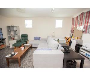 1 Bed 1 Bath BSMT Suite Garage Parkdale Edmonton - Photo 2