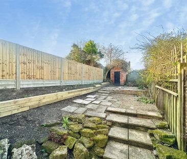 2 bedroom semi-detached house to rent - Photo 6