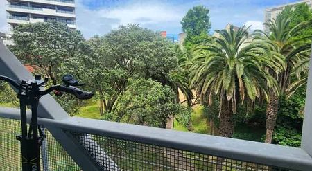 Central Auckland 1BR Gem with Balcony - Photo 4