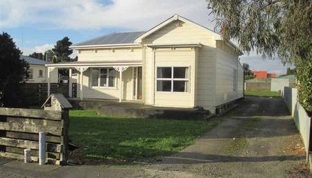 Student Rental - Four Bedrooms - Photo 5