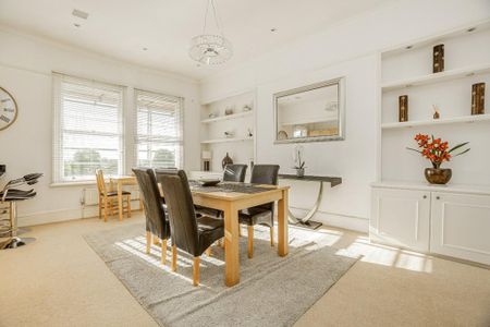 3 bedroom flat to rent - Photo 2