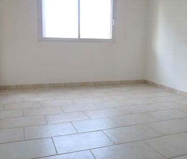 Appartement 3 pièces 71m2 MARSEILLE 7EME 1 280 euros - Photo 6