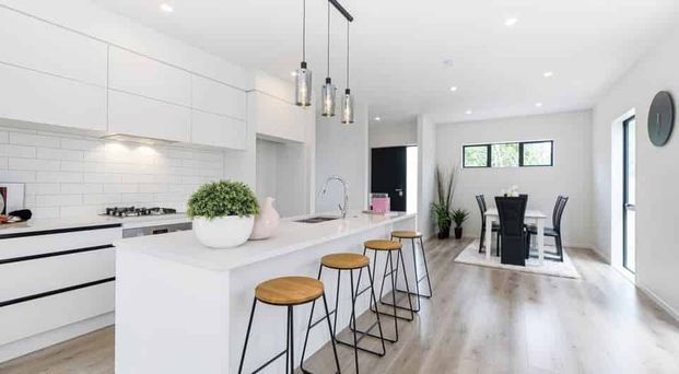 Modern 4 Bedroom Home in Blockhouse Bay - Photo 1