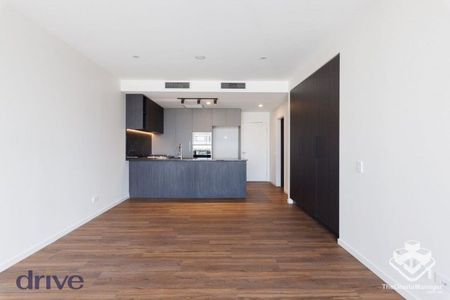 Silk One 2 bed 2 bath - Photo 4