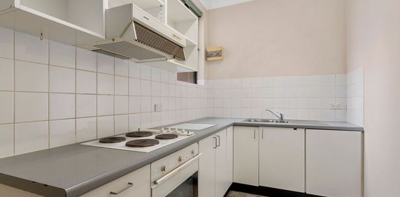 Sun-Drenched Beachside Unit + Bonus Sunroom! - Photo 2