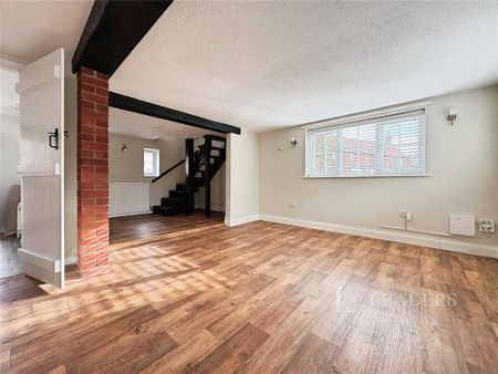 3 bedroom semi-detached house to rent - Photo 3