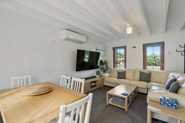 HOLIDAY HOUSE - Family holiday home by the beach - Photo 1