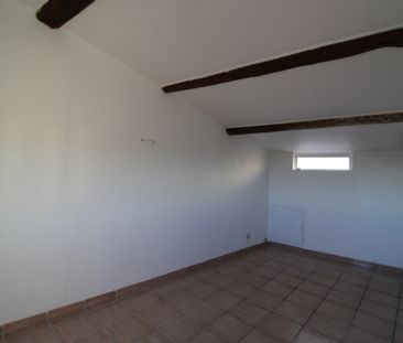 HYERES - BAS DU CENTRE ANCIEN - T2 de 47.08 m² / DERNIER ETAGE - Photo 4