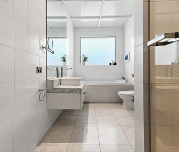 The Height Of Coastal Luxury With Glorious Views - Photo 5
