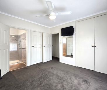 Spacious Family Home! - Photo 4