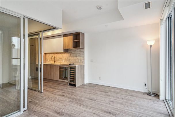 For Lease - 2020 Bathurst Street Unit# 327, Toronto, Ontario - Photo 1