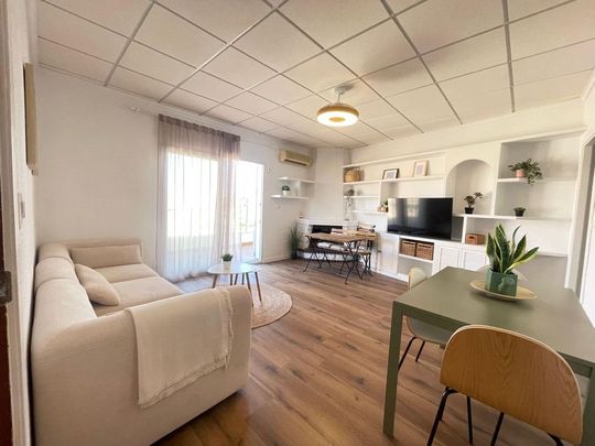 Alquiler de piso en Calle Rocamar - Photo 1