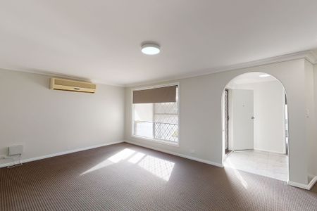 13 Pitcairn Street, Ashtonfield NSW 2323 - Photo 2