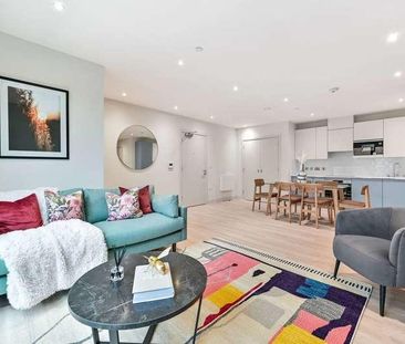 The Oakgate, Leatherhead, KT22 - Photo 1