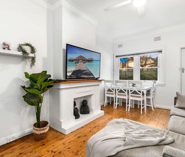 Stylish apartment in a boutique block - Photo 2