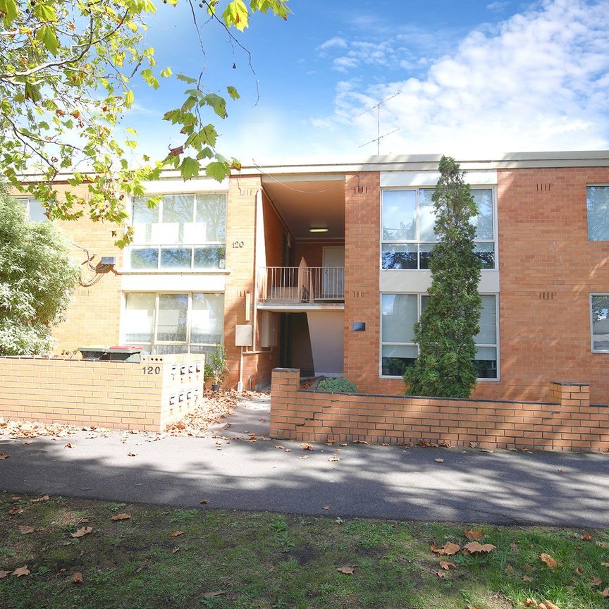 8/120 Rankins Road, Kensington VIC 3031 - Photo 1