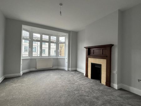 3 bedroom flat to rent - Photo 2