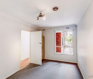 3 Bed, 1 Bath - Photo 3