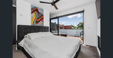 Three bedroom home in the heart of Fitzroy - Photo 2