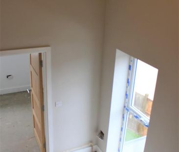 2 bedroom end of terrace house to rent - Photo 6