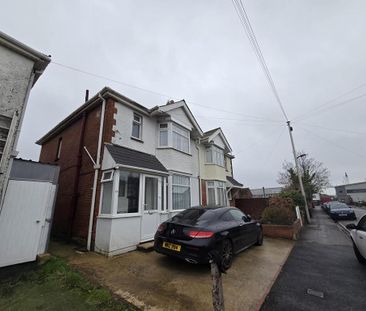 3 bedroom semi-detached house to rent - Photo 3