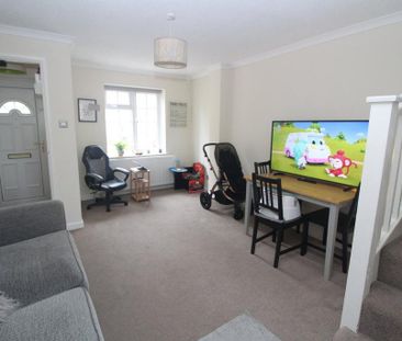 2 bedroom end of terrace house to rent - Photo 2