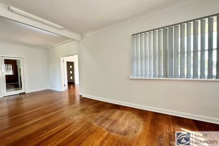 Large Character Home in an Exceptional Location HOME OPEN SATURDAY 3RD JANUARY 2026 @ 9:00AM SHARP! - Photo 2