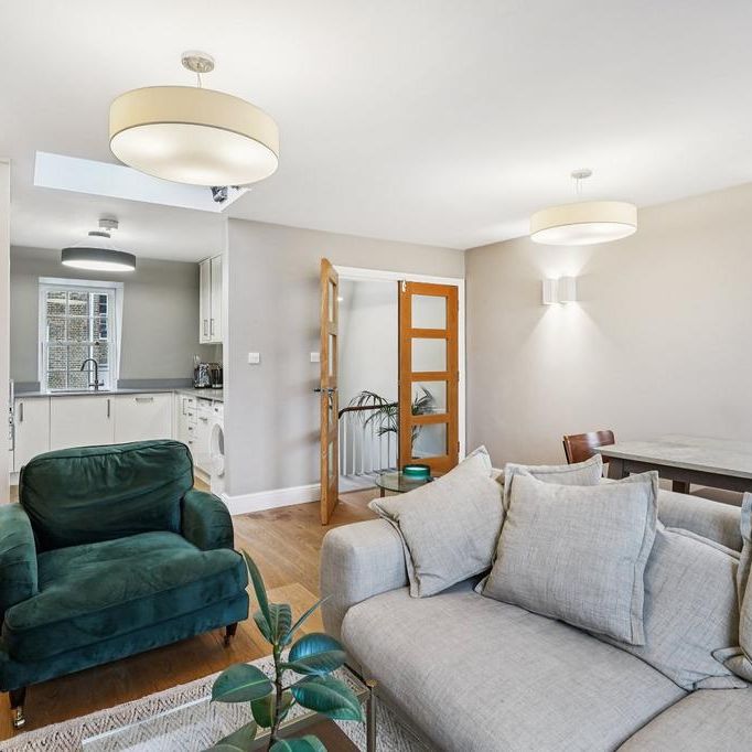 3 bedroom flat to rent - Photo 1
