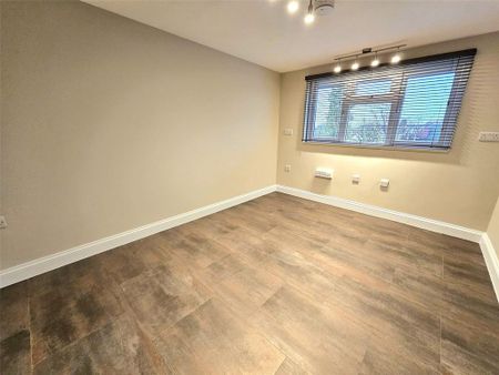 6 bedroom semi-detached house to rent - Photo 5