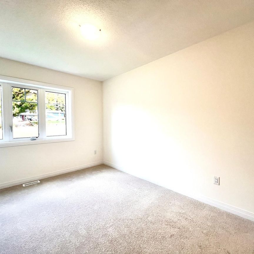 For Lease - 552 Hudson Crescent, Midland, Ontario - Photo 1