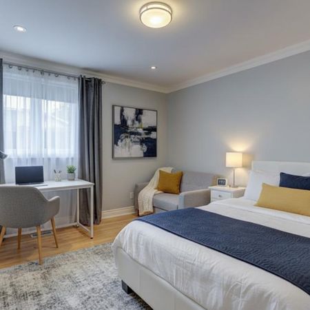 5 ½ avec jardin privé et 3 stationnements - Photo 4