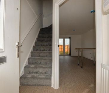 2 bedroom terraced house to rent - Photo 4