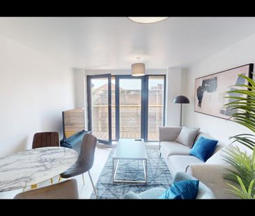2 Bed Flat, Madison Square, L1 - Photo 1