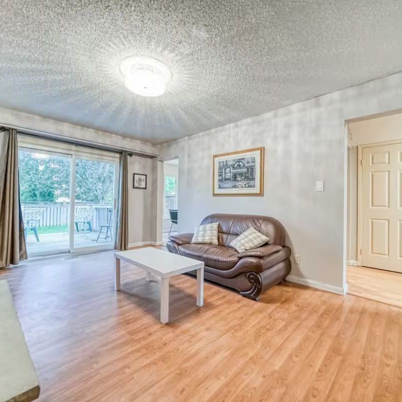 For Lease - 27 Gladiola Court, Whitby, Ontario - Photo 1