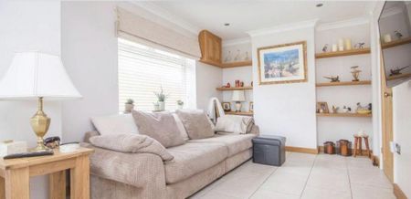 3 bedroom detached house to rent - Photo 3