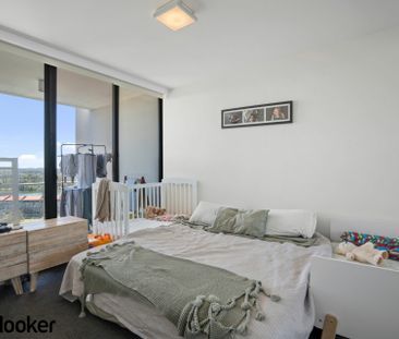 2 BEDROOM UNIT - Property tenanted doesn't include furniture - Photo 3