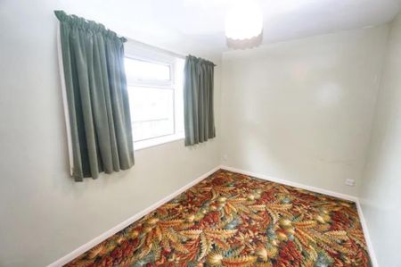 Edmunds Close, High Wycombe - Photo 3