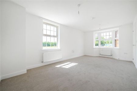 4 bedroom detached house to rent - Photo 4