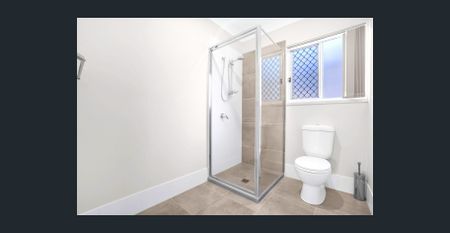 OUTSTANDING STUDIO LIVING ON GROUND LEVEL - Photo 2