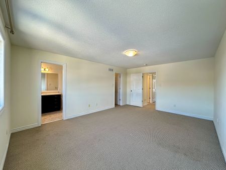 For Lease - 3353 Woodroffe Avenue, Barrhaven, Ontario - Photo 4