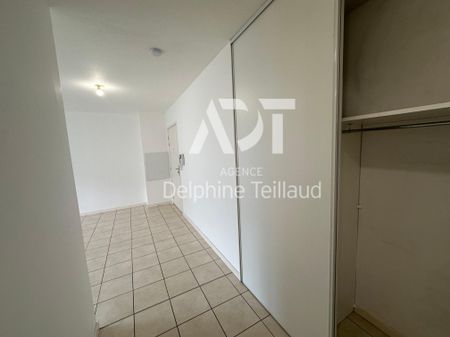 Location Appartement 3 pièces 67m² FONTAINE 38600 - Photo 3