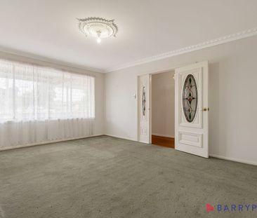 SPACIOUS 3 BEDROOM HOUSE - Photo 2