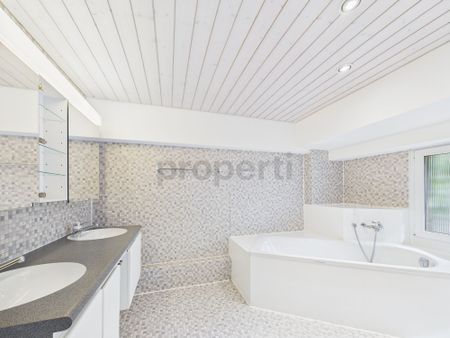 Charmante 4.5-Zimmer-Maisonette-Wohnung in ruhiger Lage in Wittnau - Photo 2