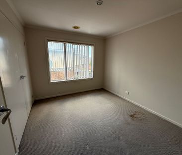 Modern Townhouse - Perfectly Positioned! - Photo 6