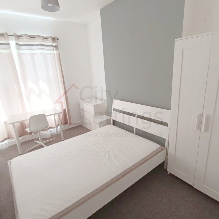 4 Bedroom Flat - Photo 1