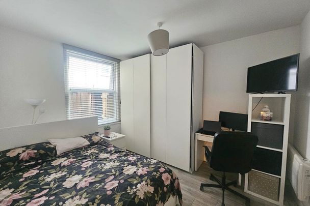 College Place - Photo 1