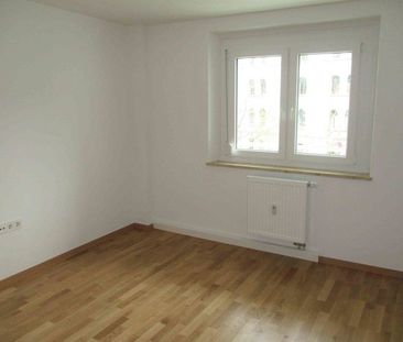 Renovierte 2 Zimmer-Wohnung mit Balkon und Einbauküche! - Photo 3