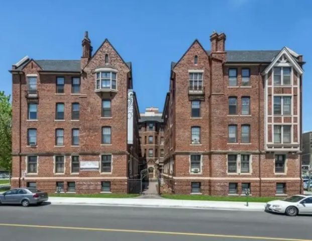 280 Park Street West-Royal Windsor Apartments | 280 Park Street West, Windsor - Photo 1