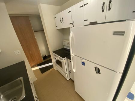 17 Eldon Hall Place - Unit 507 - Photo 5