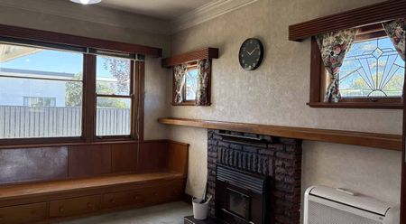 Plenty of space both indoors and out - Photo 4